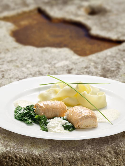 http://cdn.gastronovi.com/tmp/images/brutsche-f_525x700_of_4956618838cfdb408.jpg