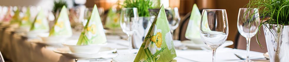 https://cdn.gastronovi.com/tmp/images/_2015-04-24-hotel-franke-021-header_1920x450_or_337841896f1c007.jpg