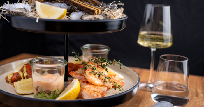 https://cdn.gastronovi.com/tmp/images/_2024-10-16-port-culinar-seafood-etagere23-web_700x368_of_32488030927a54d36.png