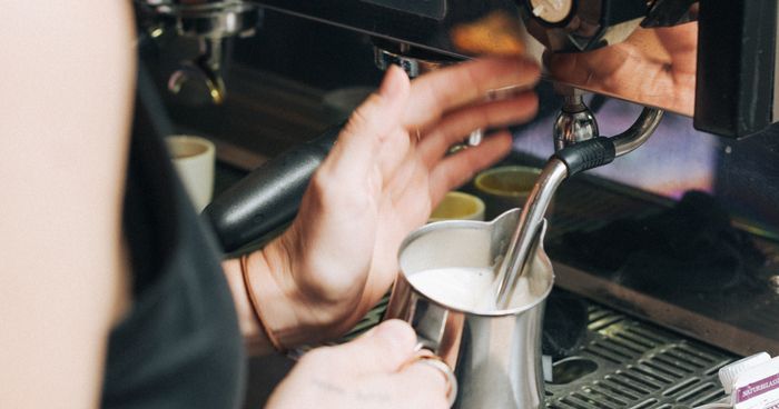 https://cdn.gastronovi.com/tmp/images/_250914-bellandbeans-waterkamppatisserie-43_700x368_of_509250198d1755391.jpg
