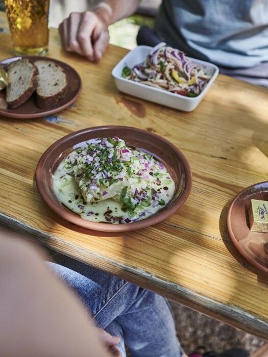 https://cdn.gastronovi.com/tmp/images/_33d9dcb2-95b4-4fe5-8754-e1d536e66572-250622-ht-content-heimat-taunus-feldberg-0456-final-lowres-we_525x700_of_443872034f829162a.jpg