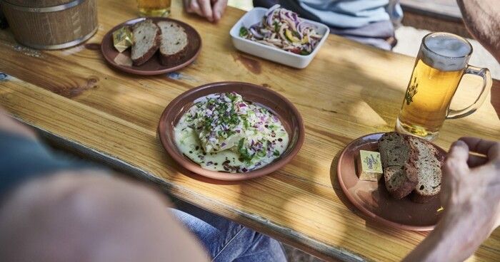 https://cdn.gastronovi.com/tmp/images/_33d9dcb2-95b4-4fe5-8754-e1d536e66572-250622-ht-content-heimat-taunus-feldberg-0456-final-lowres-we_700x368_of_467898105c8e465e9.jpg