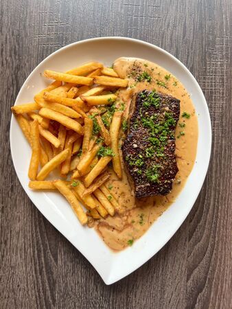 https://cdn.gastronovi.com/tmp/images/_44bdd8bc-4a46-4c5a-8c5b-bca272900421-4_1920x450_or_431647451c331a17f.jpeg