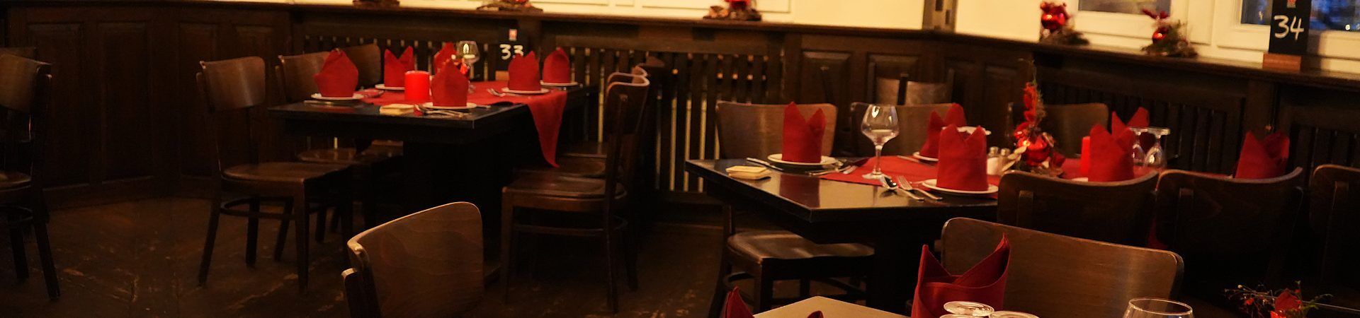 https://cdn.gastronovi.com/tmp/images/ab-saal-weihnachtsfeier-eingedeckt-titel-1920x450_1920x450_or_541812259f1d59d21.jpg