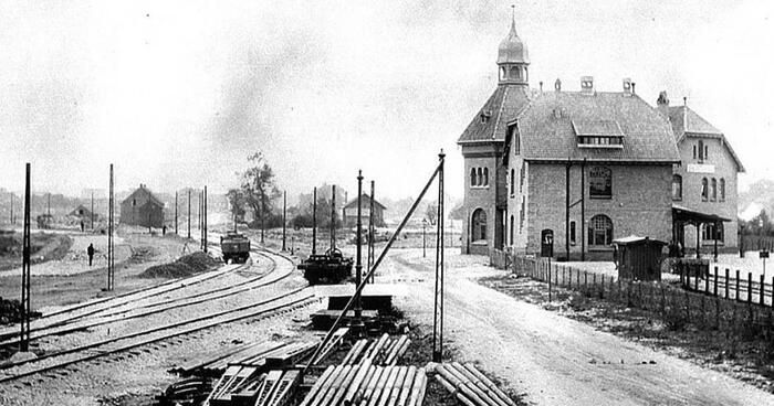 https://cdn.gastronovi.com/tmp/images/alter-bahnhof-oberkassel-c1900_700x368_of_4986387445583c823.jpg