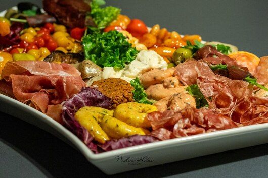 https://cdn.gastronovi.com/tmp/images/antipasti-4_564x353_or_3266946239680c388.jpg