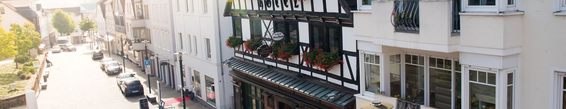 https://cdn.gastronovi.com/tmp/images/bad-driburg-brauner-hirsch-bad-driburger-touristik-gmbh-daniel-winkler-2022-2_1920x370_of_224820534a7ca1bbe.jpg
