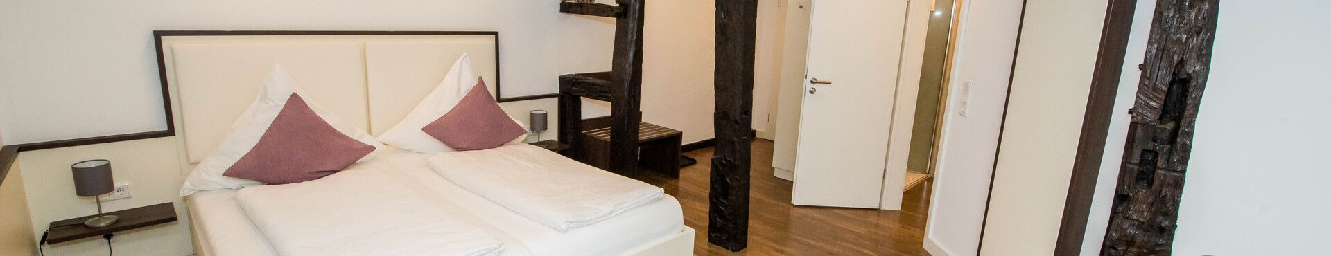 https://cdn.gastronovi.com/tmp/images/bad-driburg-brauner-hirsch-bad-driburger-touristik-gmbh-daniel-winkler-2022-7_1920x370_of_2248210317a9b8f5e.jpg