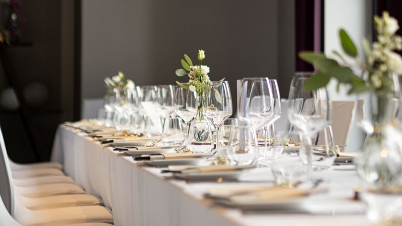 https://cdn.gastronovi.com/tmp/images/banner-tagen-feiern_1920x450_or_344000193a5b8e765.jpg