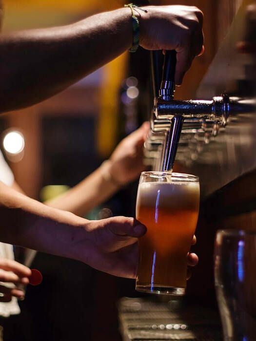 https://cdn.gastronovi.com/tmp/images/bierzapfen_525x700_of_48508535162fccd58.jpeg