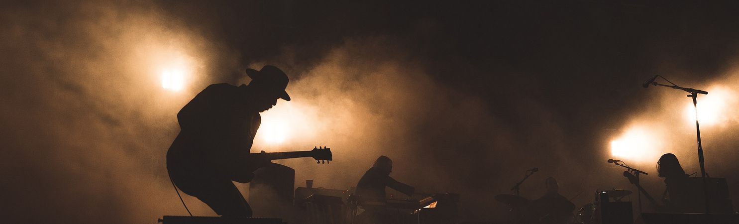 https://cdn.gastronovi.com/tmp/images/bild-konzert-gross-2_1920x450_or_5304671260f225042.jpg
