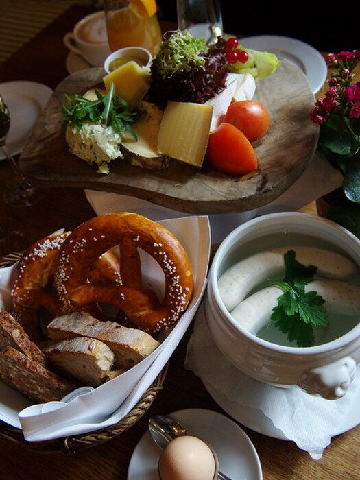 https://cdn.gastronovi.com/tmp/images/brotzeit_525x700_of_277575137e3d10ae.jpg