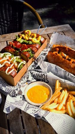 https://cdn.gastronovi.com/tmp/images/cb33a3ce-a2f4-46ed-9455-8cb11f8a0508_1920x450_or_5082196491c35db5b.jpeg