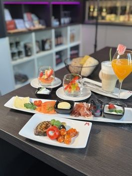https://cdn.gastronovi.com/tmp/images/deluxe-2_564x353_or_391464492971a9eb2.jpg
