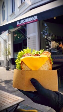 https://cdn.gastronovi.com/tmp/images/e3ebaa52-1dc7-45d3-a709-f7d8ab6b484b_1920x450_or_508219670e24ee011.jpeg