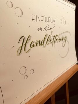 https://cdn.gastronovi.com/tmp/images/einfuehrung-in-das-handlettering_678x356_or_32509955073d9ddfc.jpg