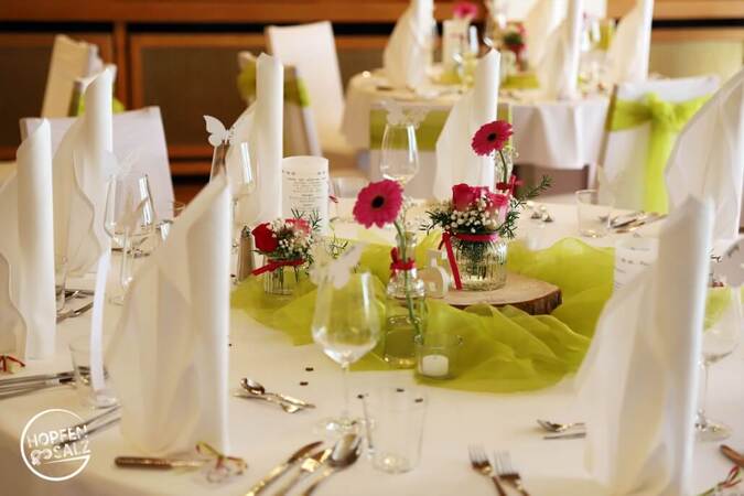 https://cdn.gastronovi.com/tmp/images/events-hochzeit_1920x450_or_48509114089b1eb8f.jpeg