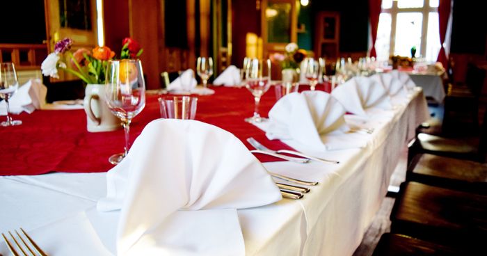 https://cdn.gastronovi.com/tmp/images/feste1_700x368_of_498649223b137a793.jpg