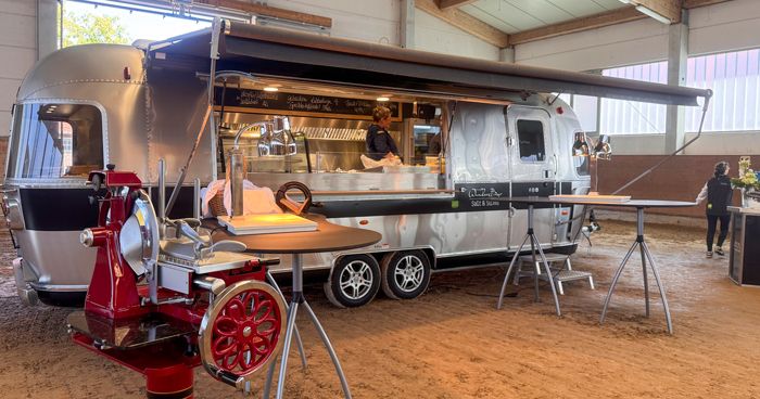 https://cdn.gastronovi.com/tmp/images/foodtruck-4918-1-pano_700x368_of_4521144876690a816.jpg