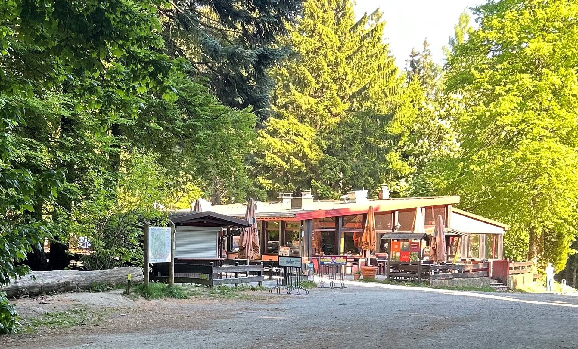 https://cdn.gastronovi.com/tmp/images/fuchstanz-das-waldrestauant_1920x1920_or_36967671999ce5c0a.jpg
