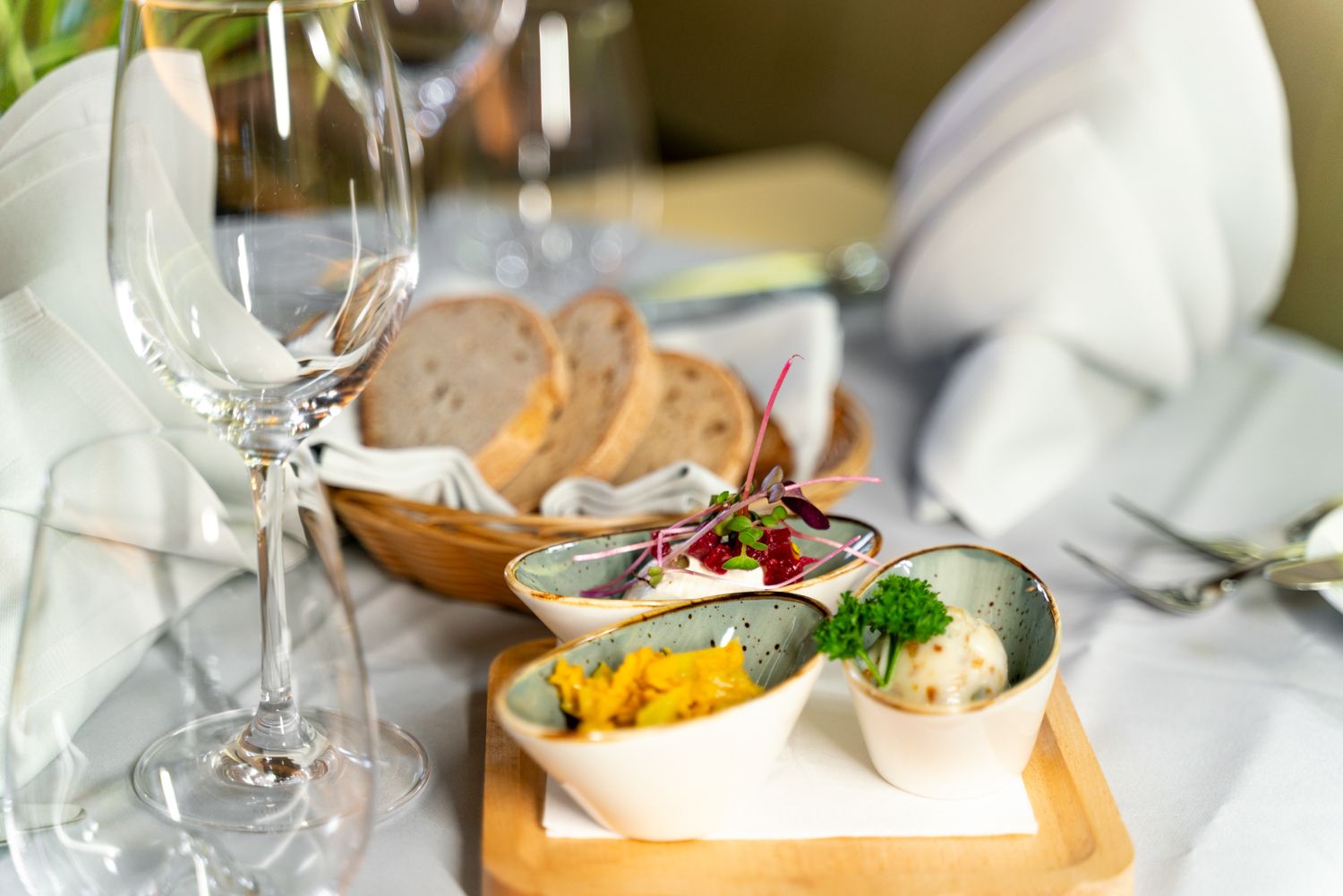 https://cdn.gastronovi.com/tmp/images/gaumenkitzel-radebeul-40_1920x1920_or_285191647f9318ee2.jpeg