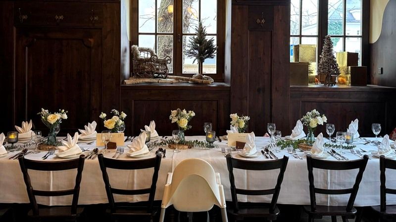 https://cdn.gastronovi.com/tmp/images/georgenhof-variante-b-festtafel-innen-1600x900_1920x450_or_4934632184d55f3f7.jpg
