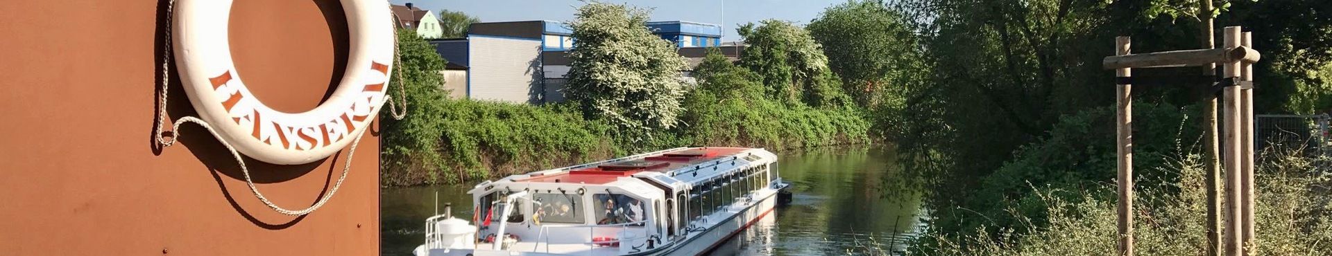 https://cdn.gastronovi.com/tmp/images/hansekai-alsterschwan_hansekai-alsterschwan-elbkanal-terrasse-steg-barkasse-boot-anleger-anlegen-boot-schiff-hamburg-elbin_1920x370_of_100823987038380c.jpg