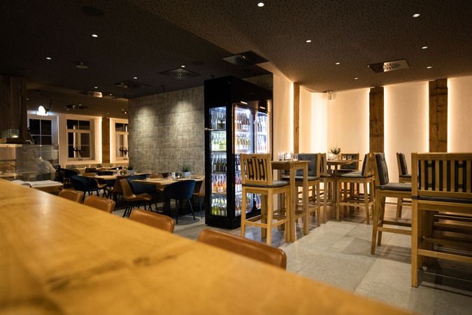 https://cdn.gastronovi.com/tmp/images/hellmair-web-4_1920x450_or_482424757af53d996.jpg