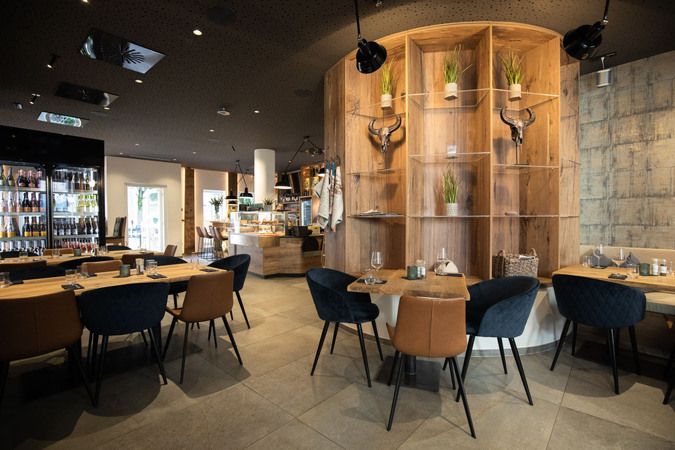 https://cdn.gastronovi.com/tmp/images/hellmair-web-7-1-2_1920x450_or_482413732b4da480e.jpg