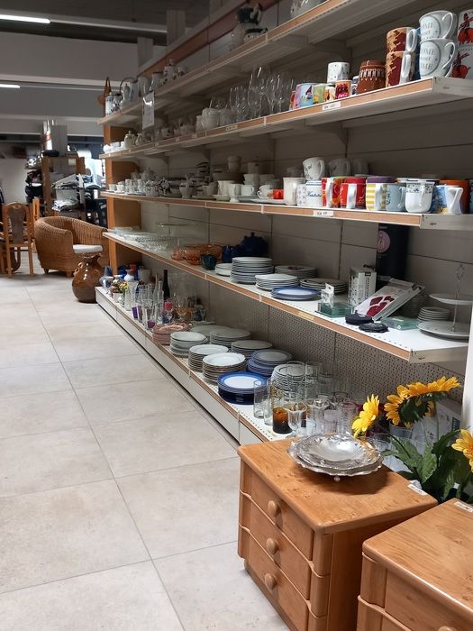 https://cdn.gastronovi.com/tmp/images/hempels-sofa-juli26_525x700_of_502844860c75b7010.jpg