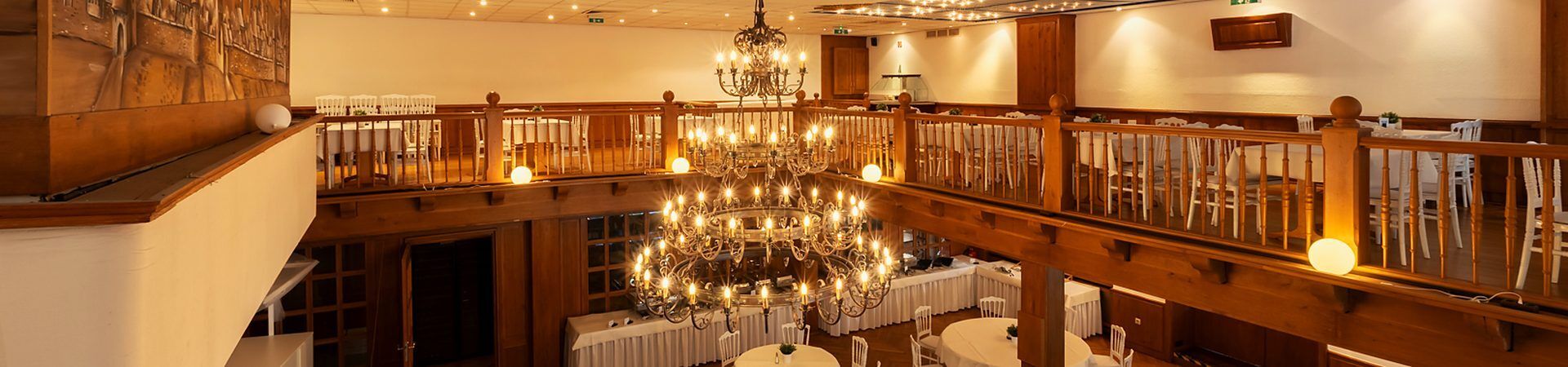 https://cdn.gastronovi.com/tmp/images/hs-festsaal-galerie-eingedeckt-titel-1920x450_1920x450_or_541533043df95fc11.jpg