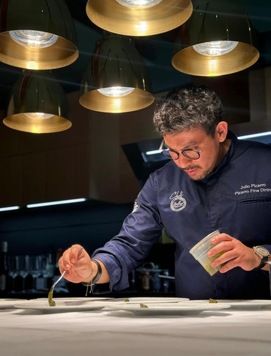 https://cdn.gastronovi.com/tmp/images/julio-pizzarro_678x356_or_3856408912f315af4.jpeg