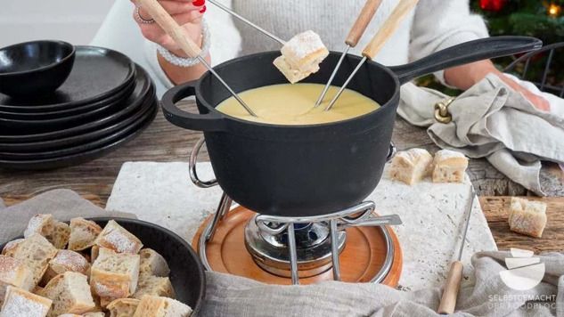 https://cdn.gastronovi.com/tmp/images/kaesefondue_678x356_or_4197004488e5e7614.jpg