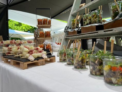 https://cdn.gastronovi.com/tmp/images/landgasthaus-zum-michel-d6bcfb3f-a796-4664-a2d4-0046a2970e2d-jpeg_678x356_or_4776899701e4787f8.jpg