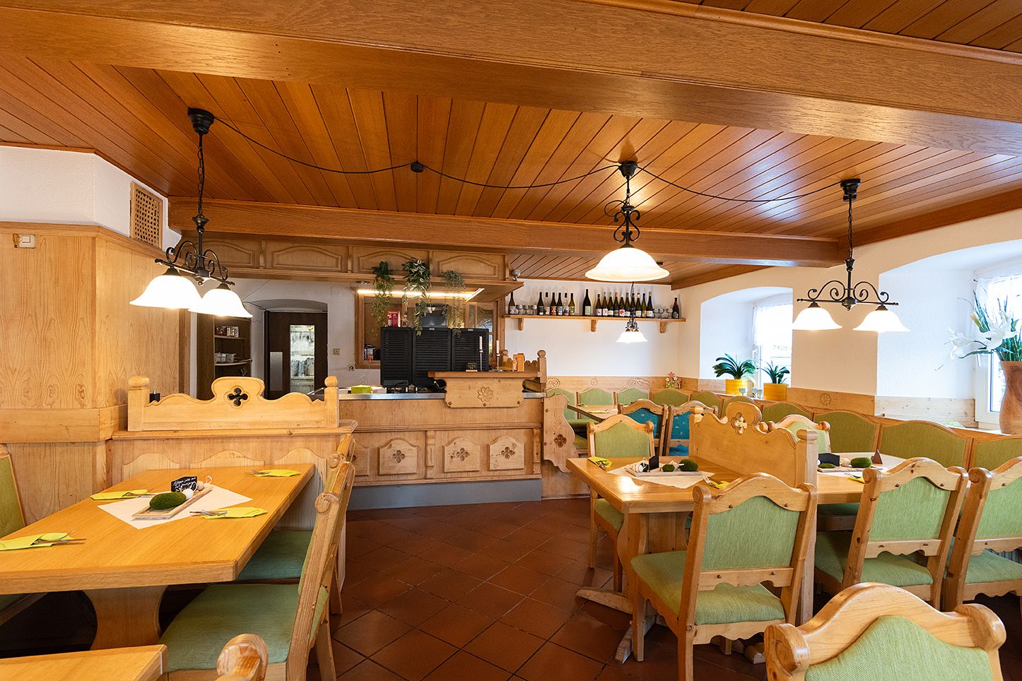 https://cdn.gastronovi.com/tmp/images/landgasthof-sellanger-gaststube1_1920x1920_or_477400892d0a1582f.jpg