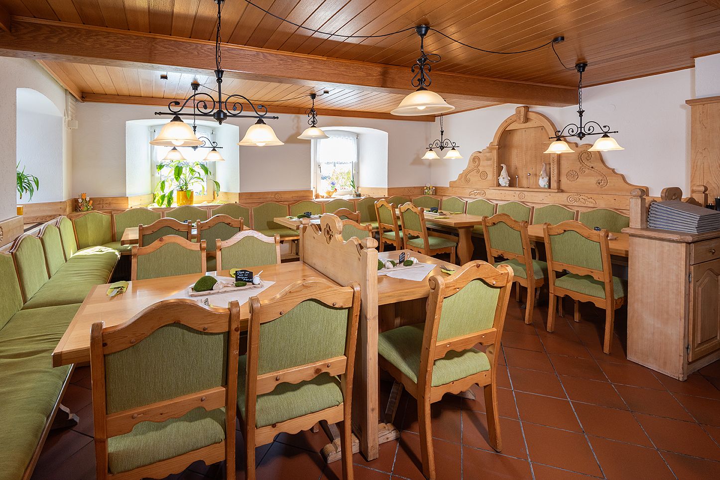 https://cdn.gastronovi.com/tmp/images/landgasthof-sellanger-gaststube_1920x1920_or_4774008859da1c4d7.jpg