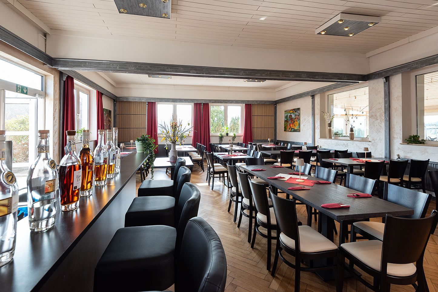 https://cdn.gastronovi.com/tmp/images/landgasthof-sellanger-saal_1920x1920_or_477387347a4afffcc.jpg