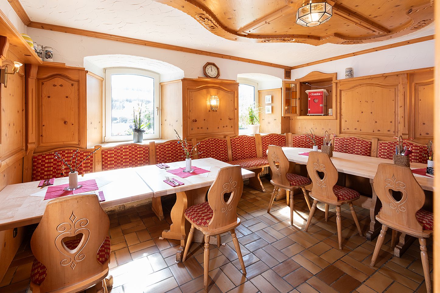 https://cdn.gastronovi.com/tmp/images/landgasthof-sellanger-stuebla_1920x1920_or_4773873750b9ebbe4.jpg
