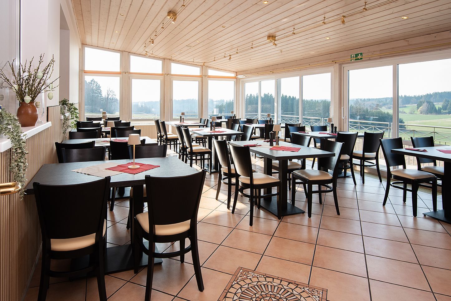 https://cdn.gastronovi.com/tmp/images/landgasthof-sellanger-wintergarten_1920x1920_or_47738738909867dc2.jpg