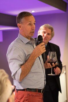 https://cdn.gastronovi.com/tmp/images/martinis-kulinarischer-weinabend-2022-12_678x356_or_369397272e6f4c85a.jpg