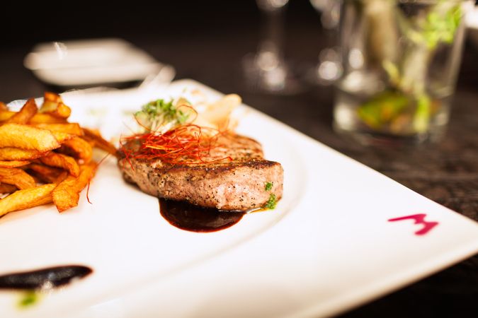 https://cdn.gastronovi.com/tmp/images/mg-9212-fleisch_1920x450_or_313434891a17faf78.jpg
