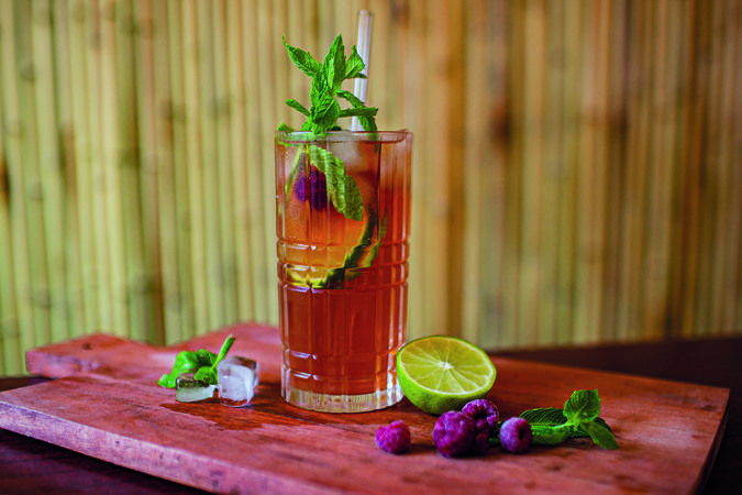 https://cdn.gastronovi.com/tmp/images/mister-vu-eistee_1920x450_or_17931652394d39a3f.jpg
