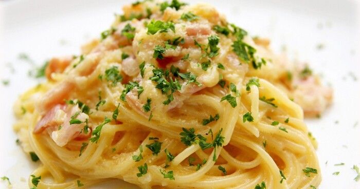 https://cdn.gastronovi.com/tmp/images/pasta-carbonara-spaghetti-889307-jpg-d_700x368_of_403224117f623fcae.jpeg