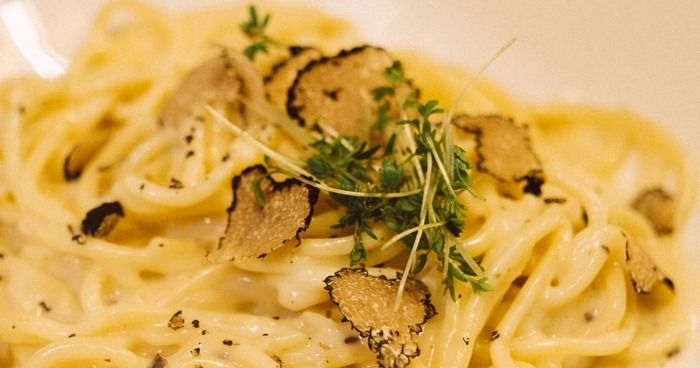 https://cdn.gastronovi.com/tmp/images/pasta-trueffel_700x368_of_39326029334be5eac.jpg