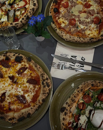 https://cdn.gastronovi.com/tmp/images/pizza-together_1920x450_or_504332019dd87e47f.png