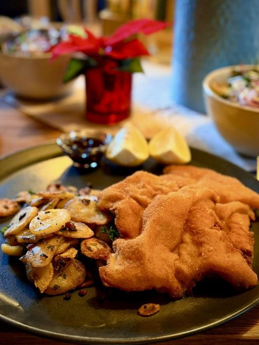 https://cdn.gastronovi.com/tmp/images/schnitzel11_525x700_of_5286819255af1fd8b.jpg