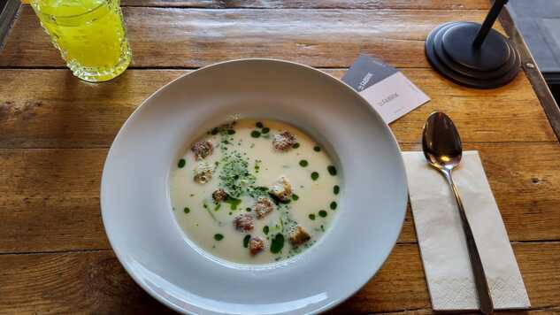 https://cdn.gastronovi.com/tmp/images/spargelsuppe_678x356_or_3616555904d0f2729.jpg