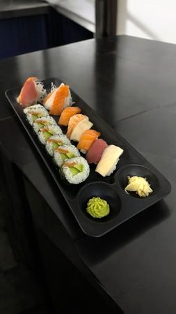 https://cdn.gastronovi.com/tmp/images/sushifreunde1415_1920x450_or_4224460357f7279b1.jpg