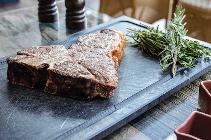 https://cdn.gastronovi.com/tmp/images/t-bone_1920x450_or_5304736870d629658.jpg