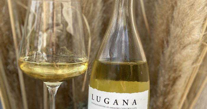 https://cdn.gastronovi.com/tmp/images/wein-lugana_700x368_of_32519174095327cc6.jpg